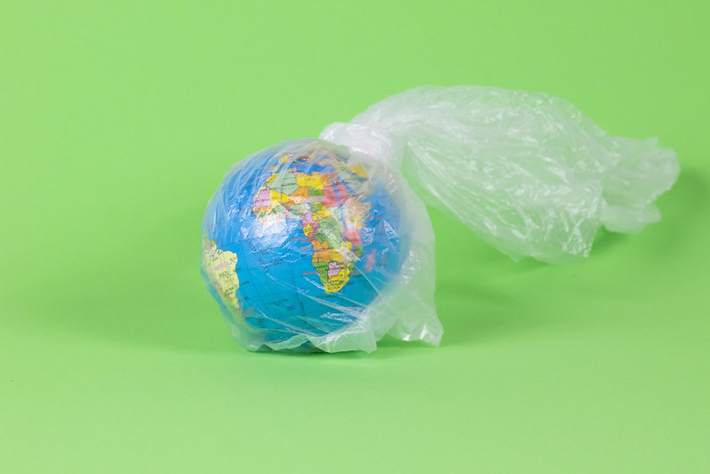 Planète_sac_plastique